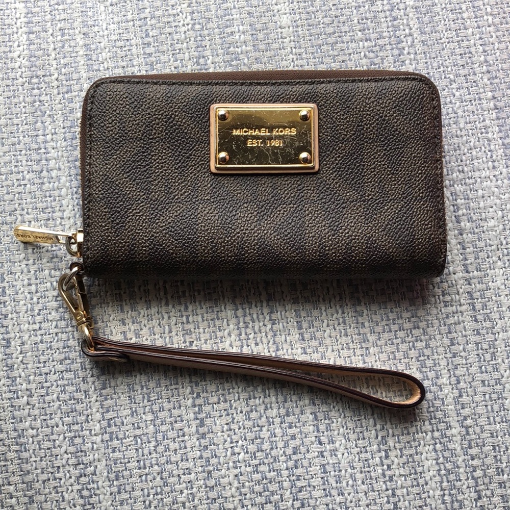 Michael Kors Wristlet Wallet
